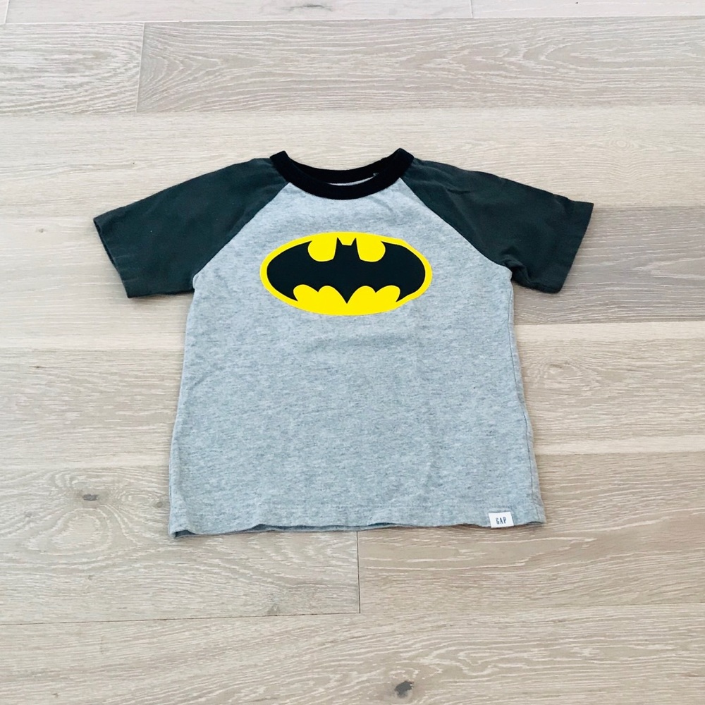 ‼️must go by 05/26‼️GAP Batman t-shirt